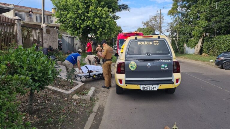 Em Curitiba, motoboy encontra suspeito de roubar moto, que reage a golpes de facão