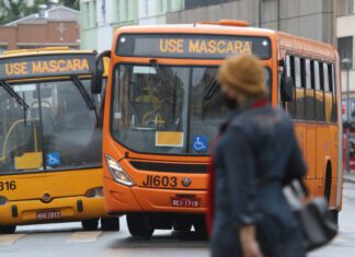 Em Curitiba, transporte coletivo terá reforço nesta segunda-feira, dia de jogo do Brasil