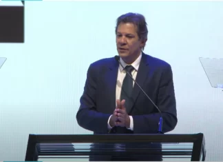 Mercado reage mal à fala de Haddad e aponta falta de compromisso com controle de gastos