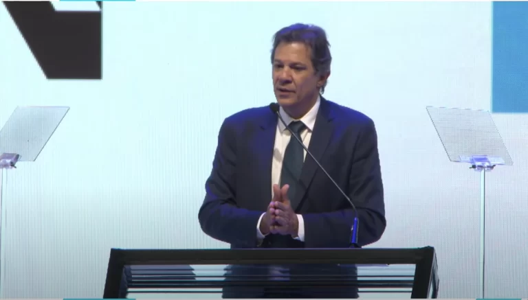 Mercado reage mal à fala de Haddad e aponta falta de compromisso com controle de gastos