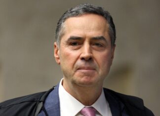 ‘Eu humanamente perdi a paciência’, diz Barroso sobre resposta a bolsonarista nos EUA