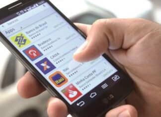 Proibição de celulares em bancos de Curitiba pode ser extinta