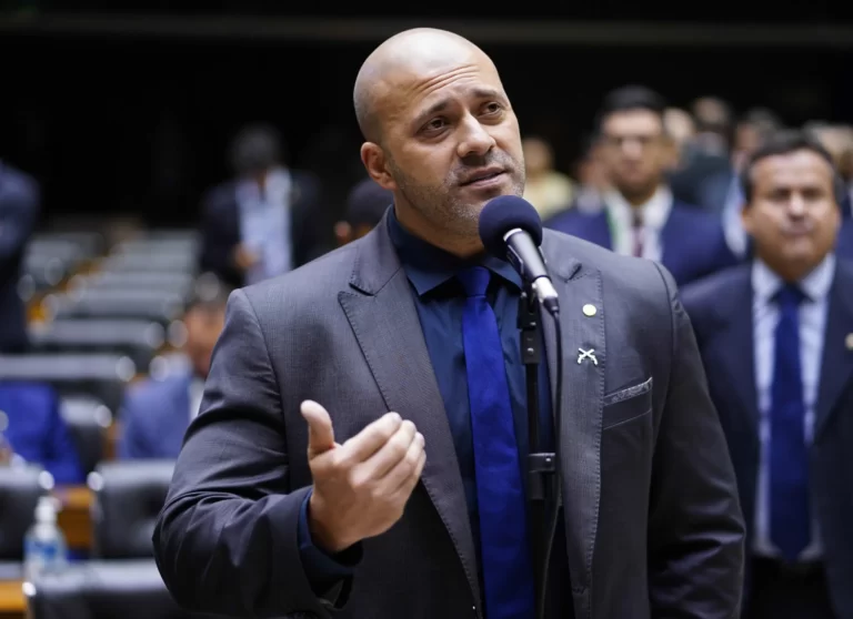 Daniel Silveira vai para mesmo presídio que Roberto Jefferson e Gabriel Monteiro