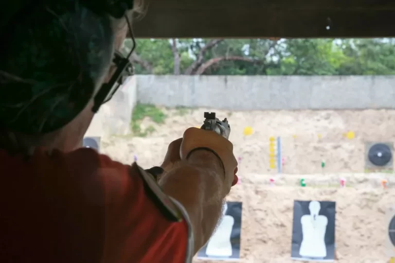 Juiz federal do Paraná concede liminar para que CAC autor da ação não recadastre armas de fogo em sistema da PF