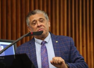 “Transporte realizado em veículo próprio”. Ex-deputado gastou mais de 80 mil – Por CGN