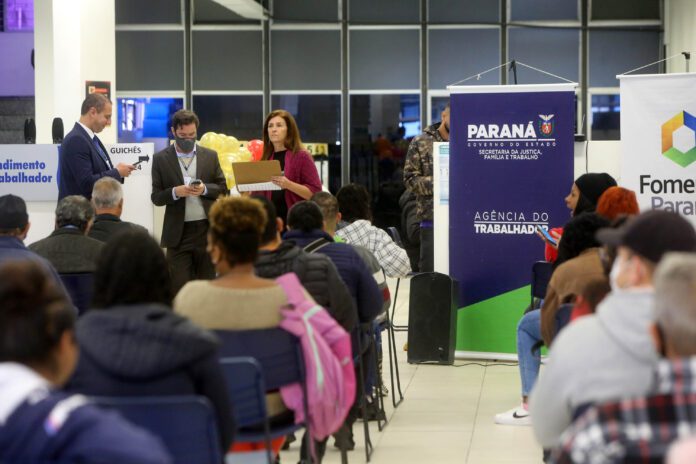 1667827055-vagas-de-emprego-parana