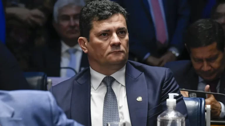 URGENTE: PGR denuncia Moro por declaração contra ministro Gilmar Mendes