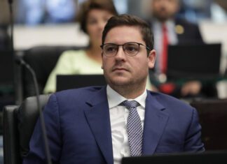 Projeto de lei que homenageia os guias de turismo do Paraná é aprovado na Assembleia