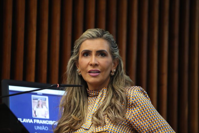 Zcl1xT1tKmKGI5fZrL4wYW3VvwAsVxhTF3E3b1m7