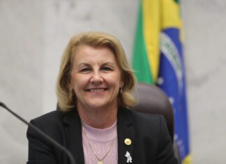 Nova Central Saúde Já é exemplo do bom uso da tecnologia na Saúde, diz deputada Márcia Huçulak (PSD)