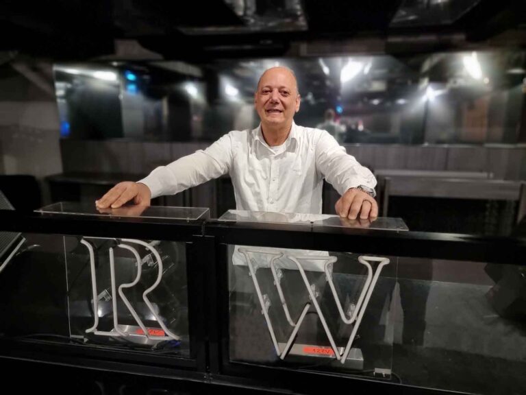 Lendário “Rei da Noite Curitibana” comemora aniversário com DJ que bomba nas pistas
