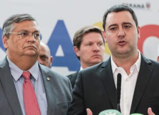 Lula convoca grande reunião para terça com governadores para discutir ameaças às escolas, diz ministro Flávio Dino, em Curitiba