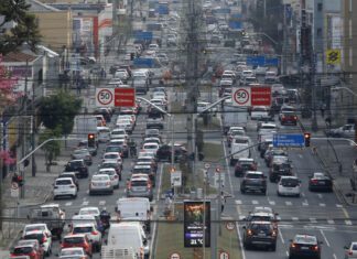 Quarta parcela do IPVA 2023 dos veículos com finais de placas 9 e 0 vence nesta segunda