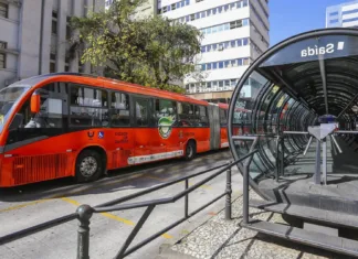 Curitiba não tem mais cobradores em nenhuma linha de ônibus
