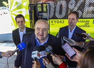 Greca anuncia que tarifa de ônibus em Curitiba não vai subir até o fim de 2024