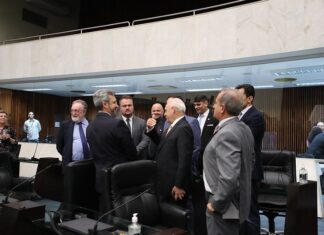 Deputados prometem protocolar hoje projeto de emenda impositiva