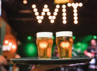 Bar de Curitiba dá desconto em cerveja sem álcool para motorista da rodada