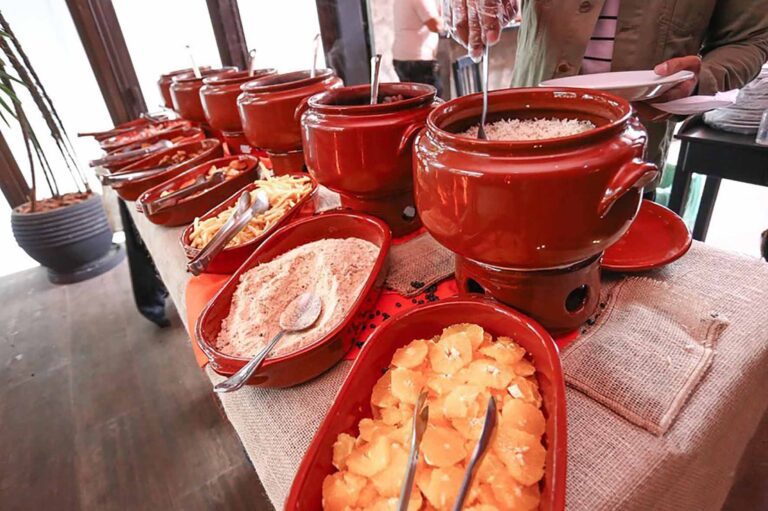 Santa Marta bar promove feijoada solidária em prol do Projeto Médicos de Rua Curitiba – Por O ESTAGIÁRIO