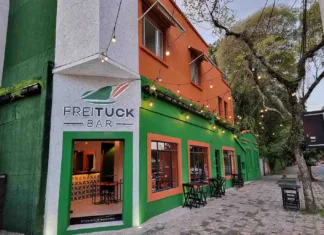 Novo Bar em Curitiba oferece Hot Dog por R$2 reais. Veja mais! • Por Lisley Chiquini