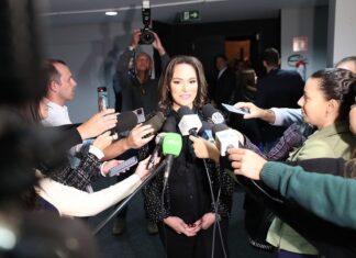 Deputada Maria Victoria não vai tirar licença maternidade