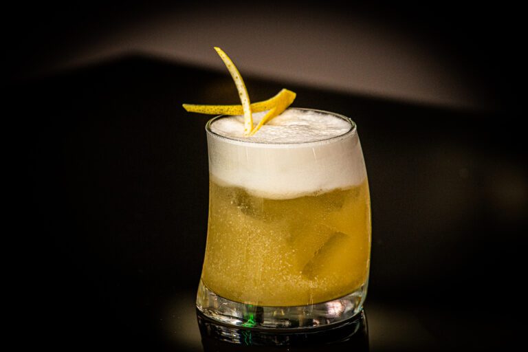 Dia do Coquetel: Five Lounge celebra data em Curitiba com promoção de drinks