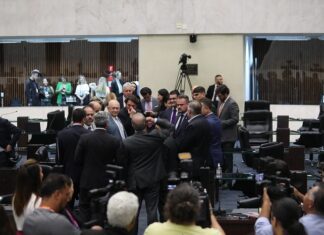 Alep: 38 deputados assinaram PEC da emenda impositiva, veja os nomes