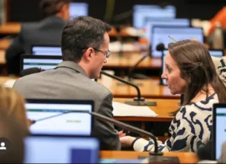 Podemos, por pouco, não muda comando no Paraná