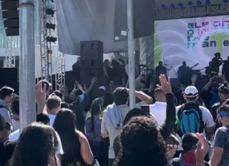 Evangelicos em Curitiba reunidos na 28ª edição da Marcha para Jesus – Por Lisley Chiquini