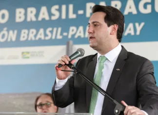 De volta do exterior, Ratinho vai encarar o Orçamento Impositivo