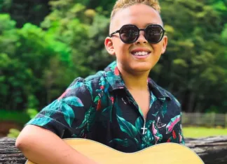 Jovem Ben Medeiros, finalista do The Voice Kids encanta deputados do Paraná