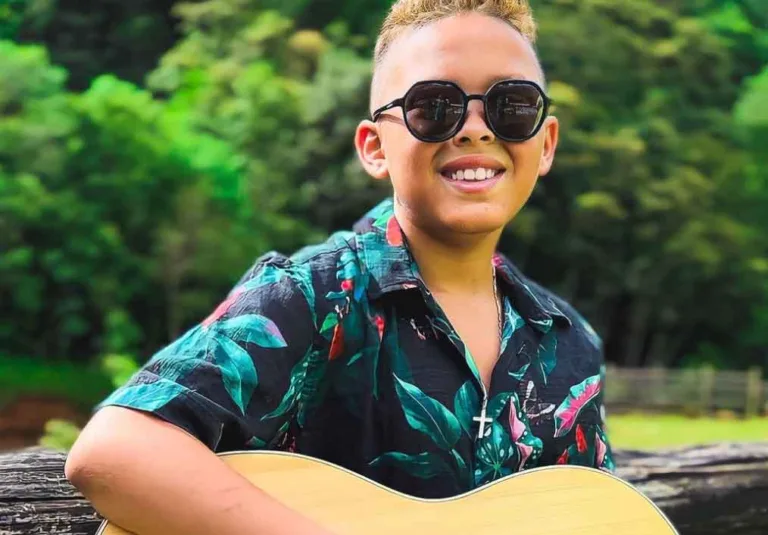 Jovem Ben Medeiros, finalista do The Voice Kids encanta deputados do Paraná