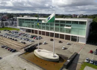 Ex-governadores do Paraná retomam aposentadorias, e decisão do STF custará R$ 2 mi por ano