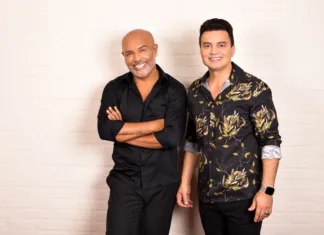 Rick e Renner estão de volta celebrando 30 anos de sucesso com hit que virou trend na internet