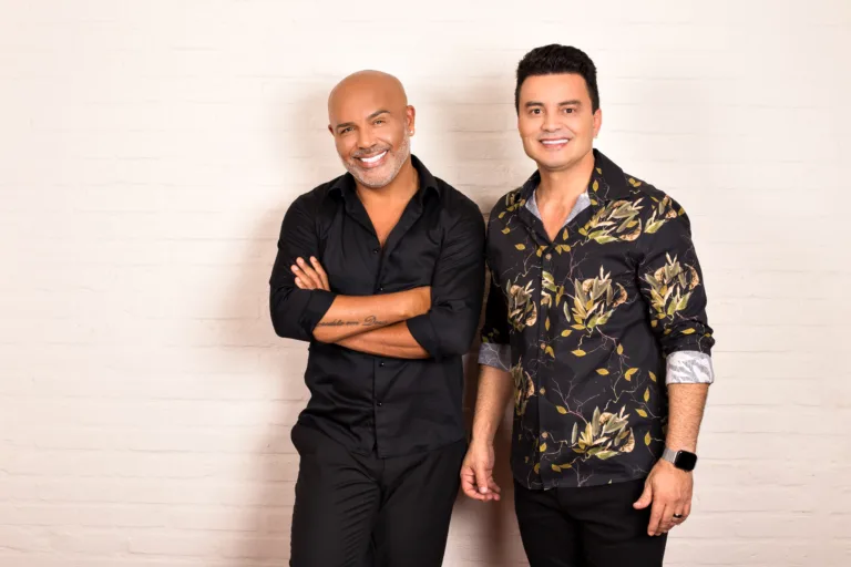 Rick e Renner estão de volta celebrando 30 anos de sucesso com hit que virou trend na internet