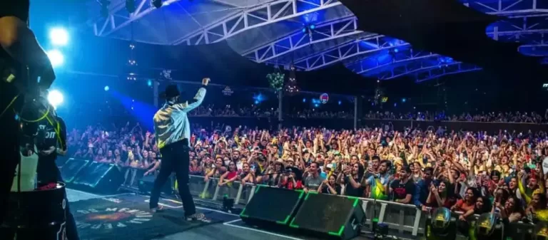 Barraca Universitária Maringá FM anuncia atrações e inicia venda de ingressos