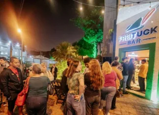 Bar em Curitiba oferece chopp a R$2,99 aos solteiros