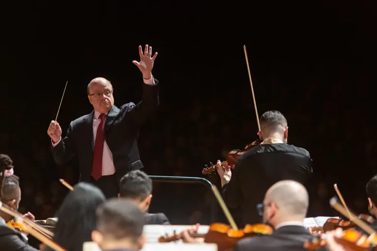Cobertores e agasalhos viram ingressos para ver a Orquestra Sinfônica