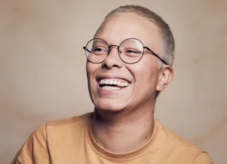 Maria Gadú volta à Curitiba para a turnê “Quem Sabe Isso Quer Dizer Amor”