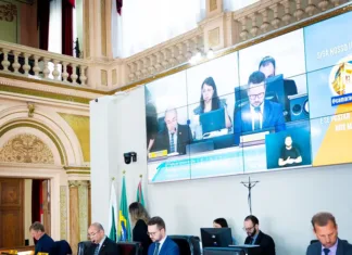 Vereadores de Curitiba debatem a violência nas escolas