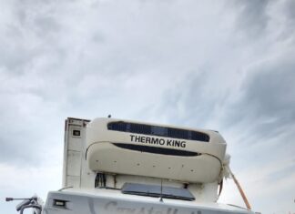 Acidente entre três caminhões deixa motorista em estado grave na BR-163, no Paraná acidente-entre-tres-caminhoes-deixa-motorista-em-estado-grave-na-br-163,-no-parana