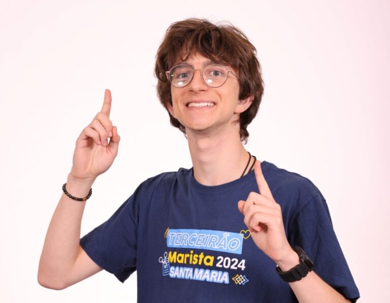 1o lugar geral da PUCPR passou em Filosofia
