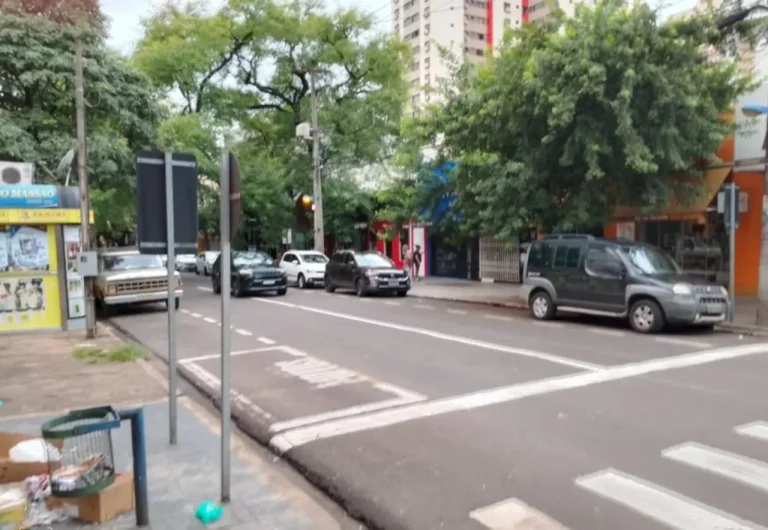 Comerciantes da Rua Santos Dumont relatam queda de 70% nas vendas durante o fim de ano em Maringá