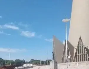 Praça da Catedral será liberada ao público até dia 30, garante prefeitura