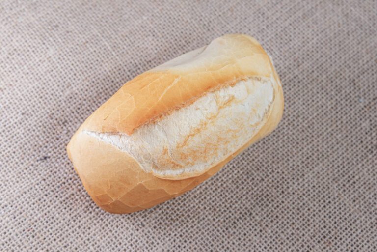 Vítima só queria comprar pães, mas ficou sem a moto