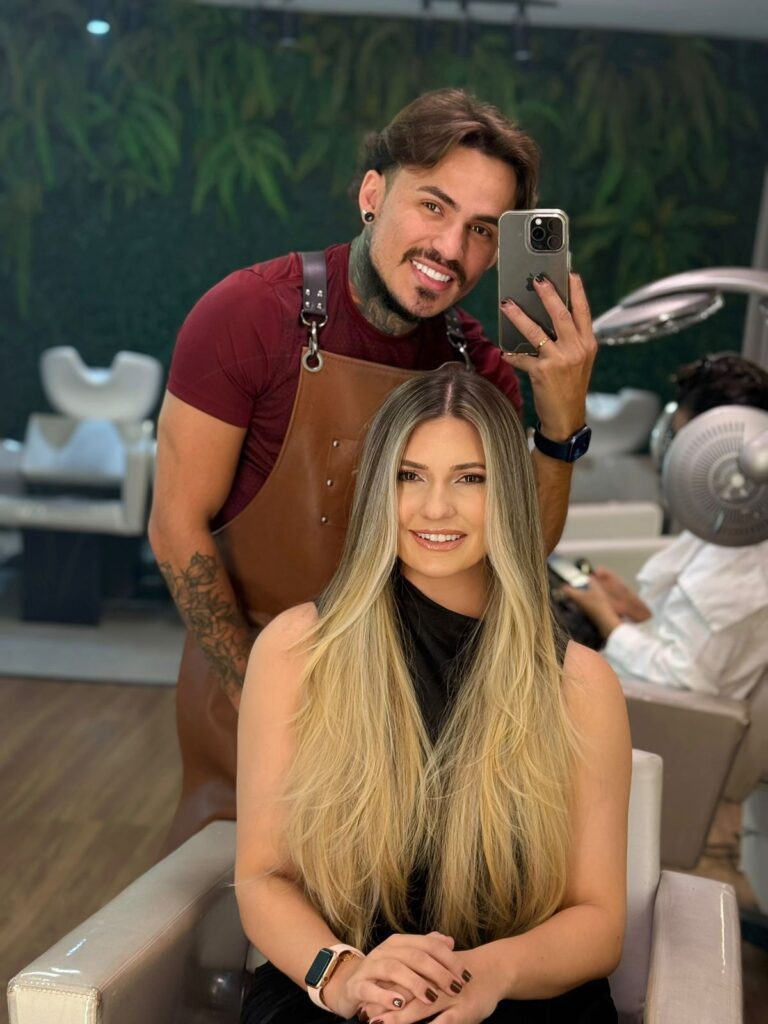 Douglas Monfredine é o hairstylist por trás dos cabelos mais desejados de Maringá