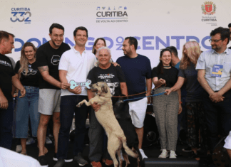 Eduardo Pimentel sanciona lei que permite transporte de pets nos ônibus de Curitiba