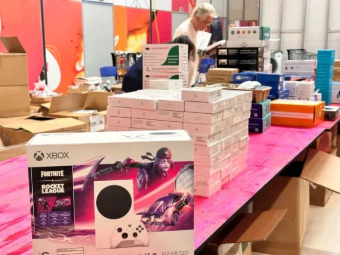 iphones-xbox-fones-de-ouvido-o-que-encontrar-no-bazar-de-produtos-doados-pela-receita-federal-em-maringa-768x576 (3)