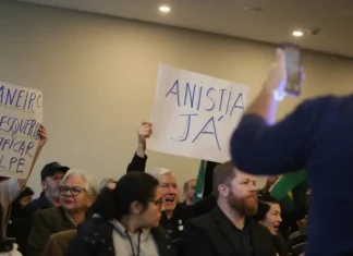 Primeira audiência pública sobre anistia no Paraná é promovida por deputado Ricardo Arruda