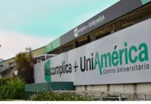 Grupo Descomplica enfrenta crise e pode ser vendido para concorrente