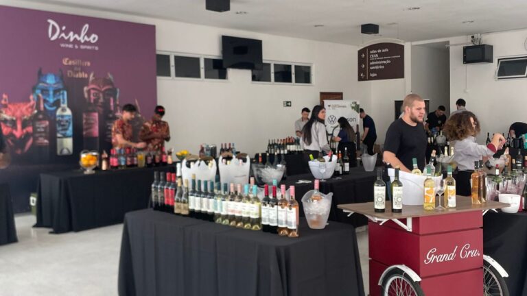 12ª Curitiba Expovinhos reúne mais de 400 rótulos no Mercado Municipal